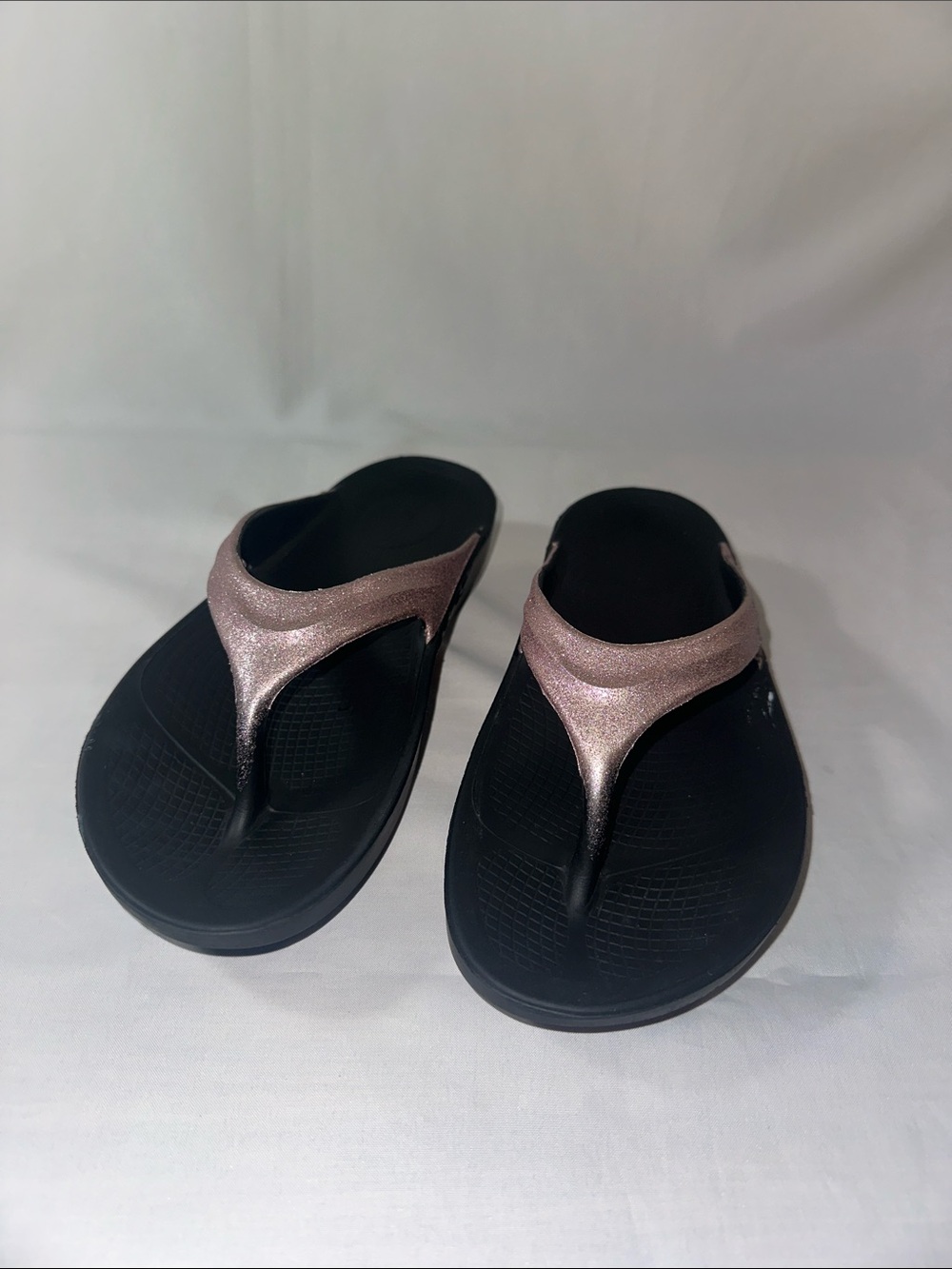 OOFOS OOriginal Sport Flip Flop Sandals Black Rose Metallic Size 9